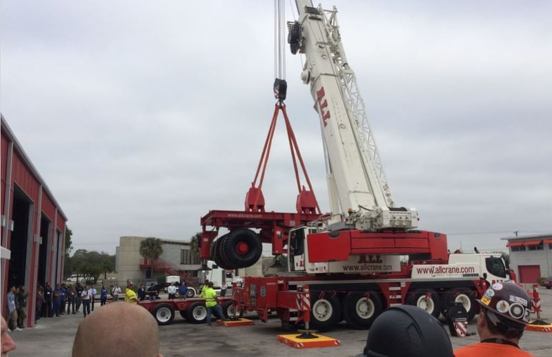 Lift and Move - 40 Ton Pick.jpg